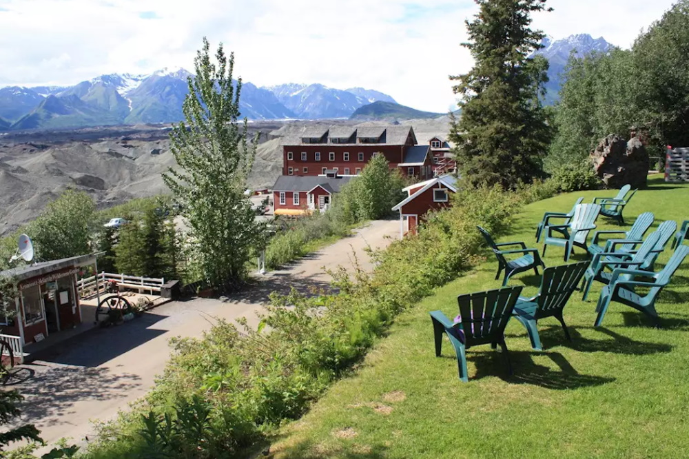 kennicott glacier lodge tuin.jpg