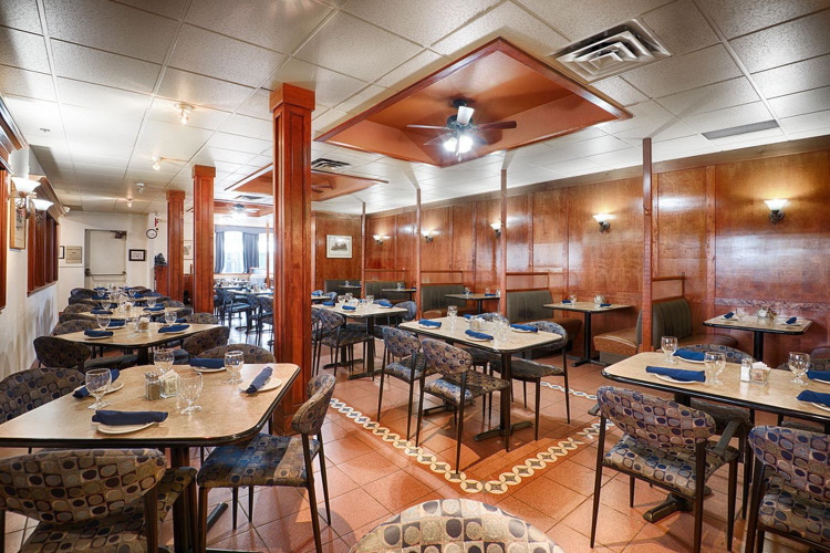 the sternwheeler hotel & conference centre restaurant.jpg