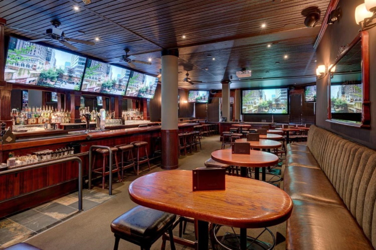 whistler village inn suites bar.jpg