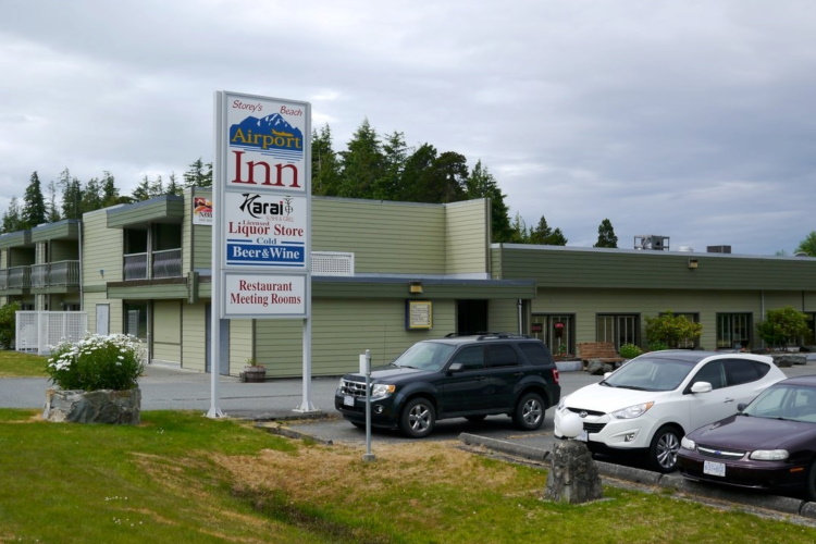 airport inn port hardy voorkant.jpg