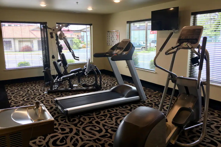 aspen suites hotel homer fitness.jpg