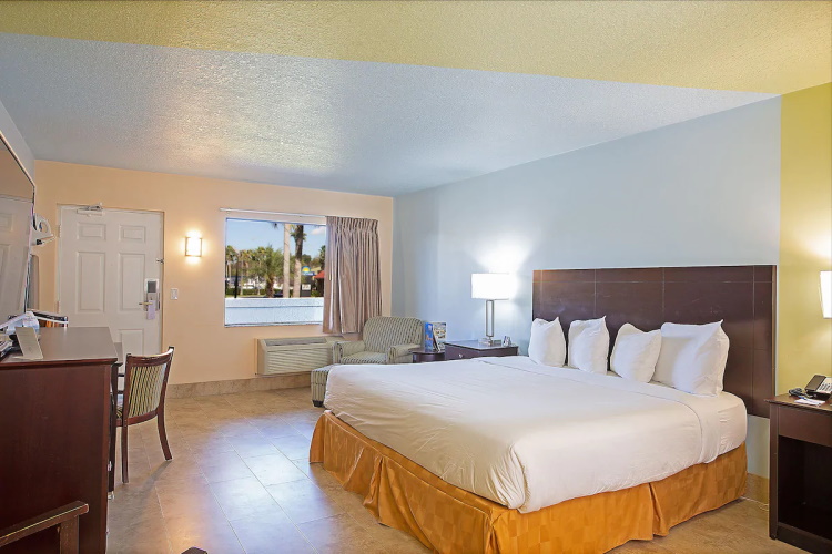 the ponce st augustine hotel kamer 1 bed.jpg