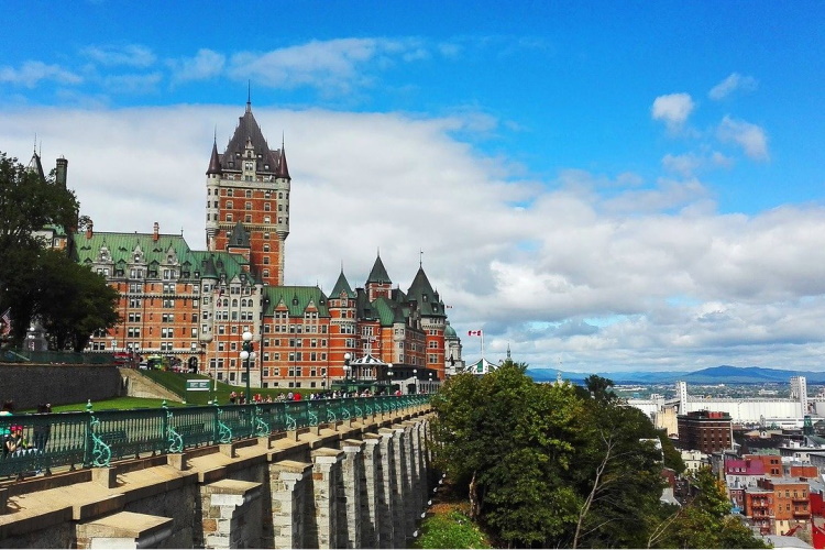 quebec city frontenac-2257154_1280.jpg