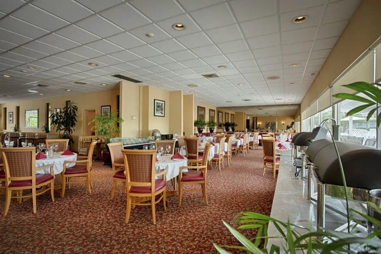 sandcastle resort lido beach restaurant.jpg