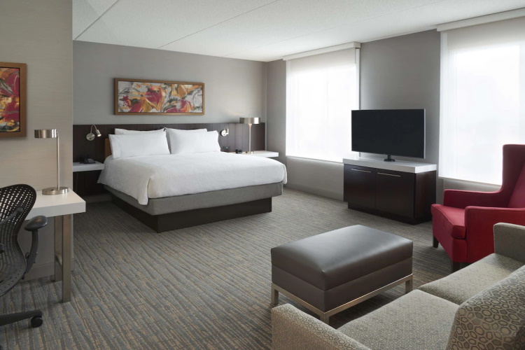 hilton garden inn toronto airport west kamer.jpg