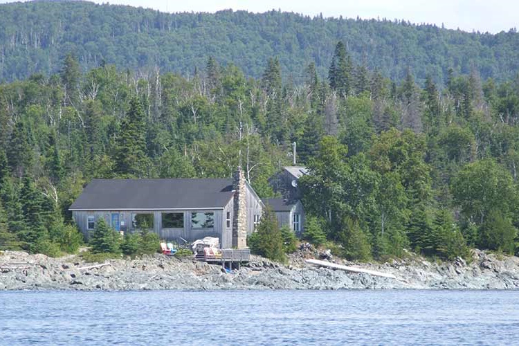 rock island lodge buitenkant.jpg