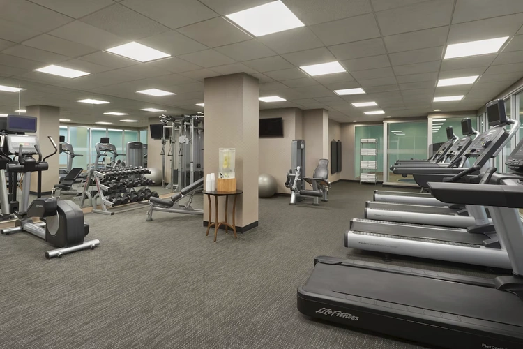 courtyard by marriott downtown toronto fitness.webp