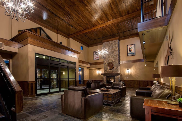 glacier mountaineer lodge lobby.webp