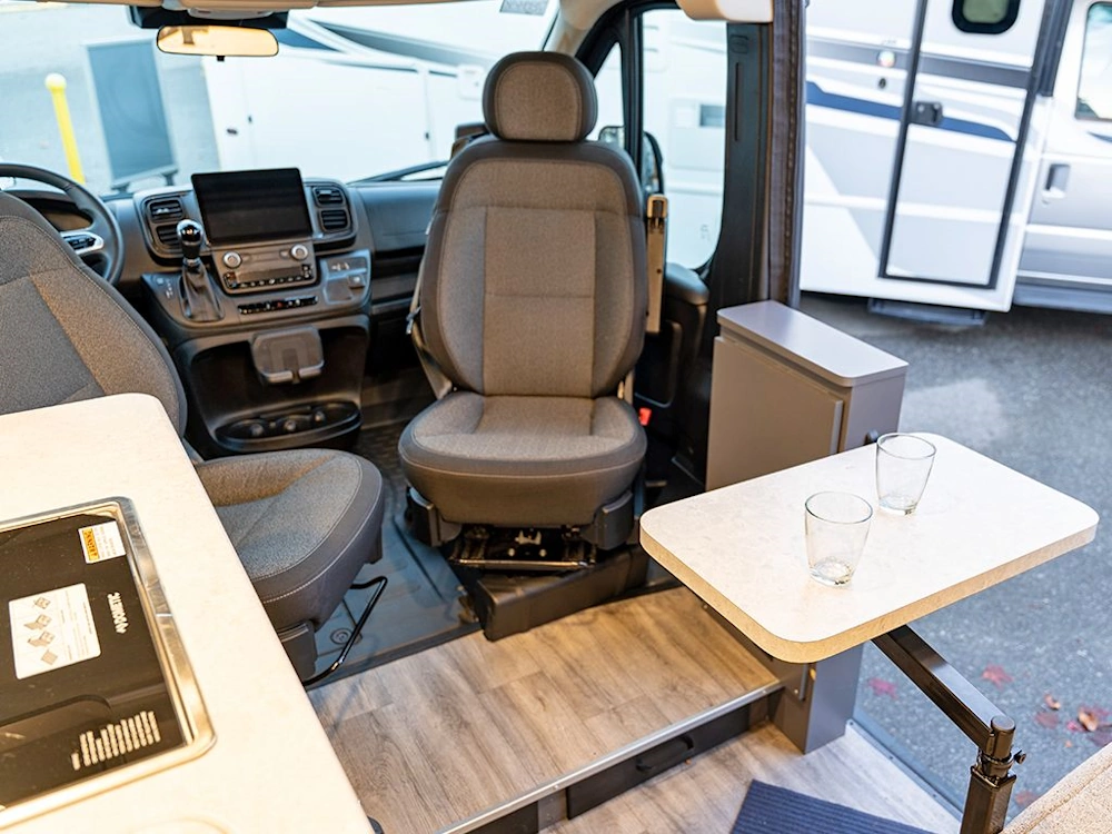 van conversion interieur 002.webp