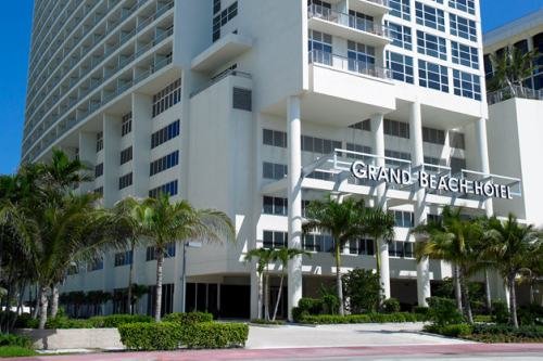 Grand Beach Hotel 001