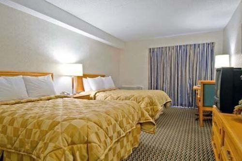 Comfort Inn Midtown Kingston 002