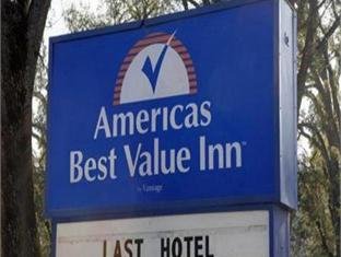 Americas Best Value Inn Oakhurst 01.[3]