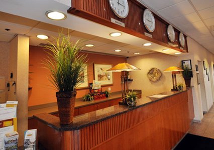 Comfort Inn & Suites Boston Airport 05.[1]