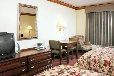 Country Inn & Suites Sanibel Gateway 04.[1]