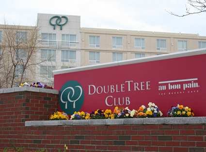 DoubleTree Club Hotel Boston Bayside  01.[1]