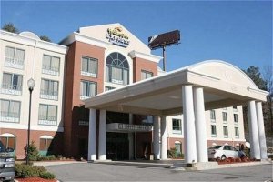 Holiday Inn Express & Suites Birmingham 01.[1]