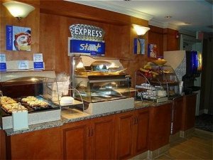 Holiday Inn Express & Suites Birmingham 06.[1]
