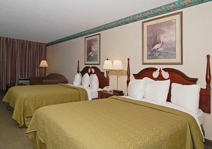 Quality Inn Hendersonville 02.[1]